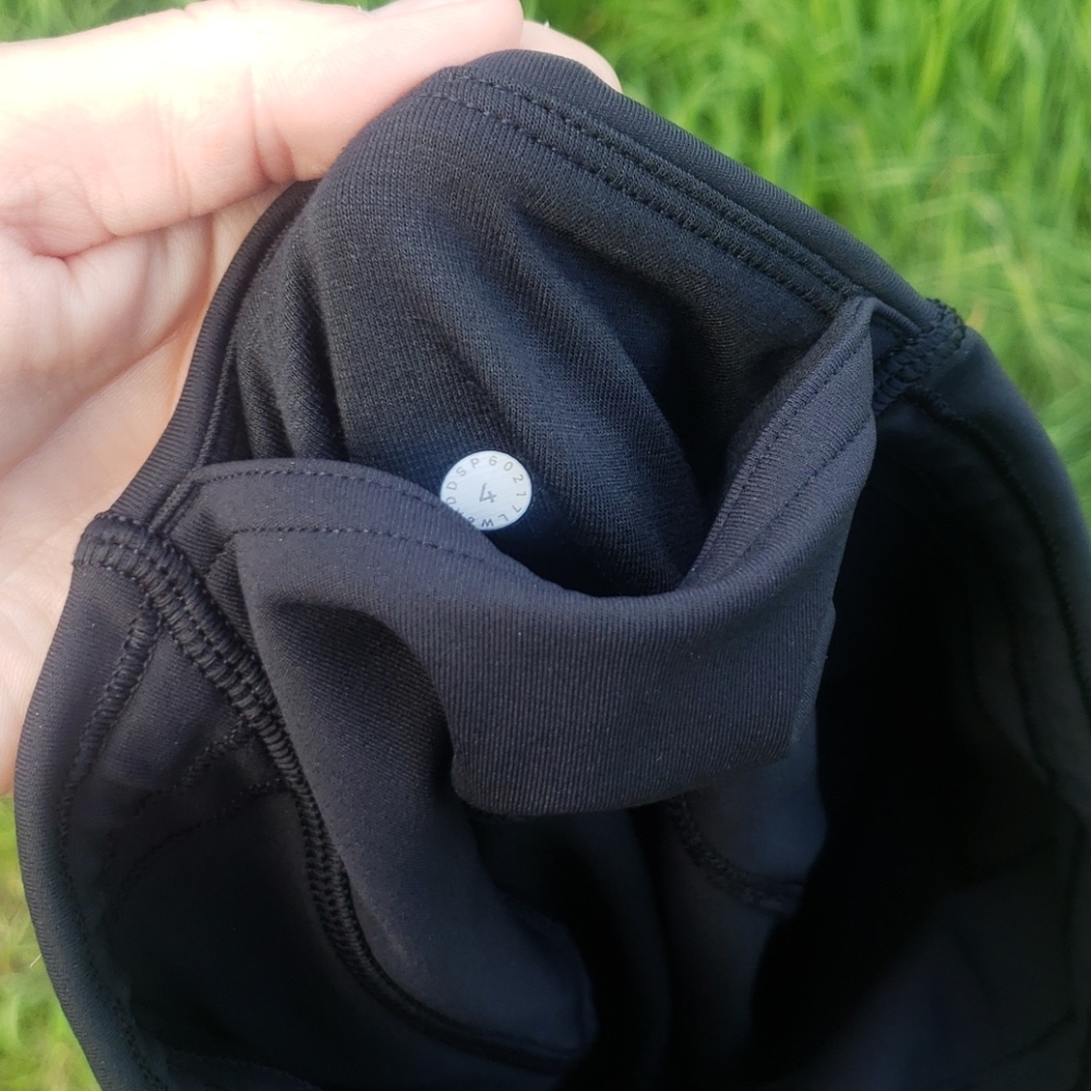 Lululemon train times crops size 4 NWOT - Picture 12 of 13